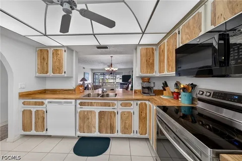 $199,900 | 3631 Southeast 10th Avenue, Unit 102, Cape Coral, FL 33904