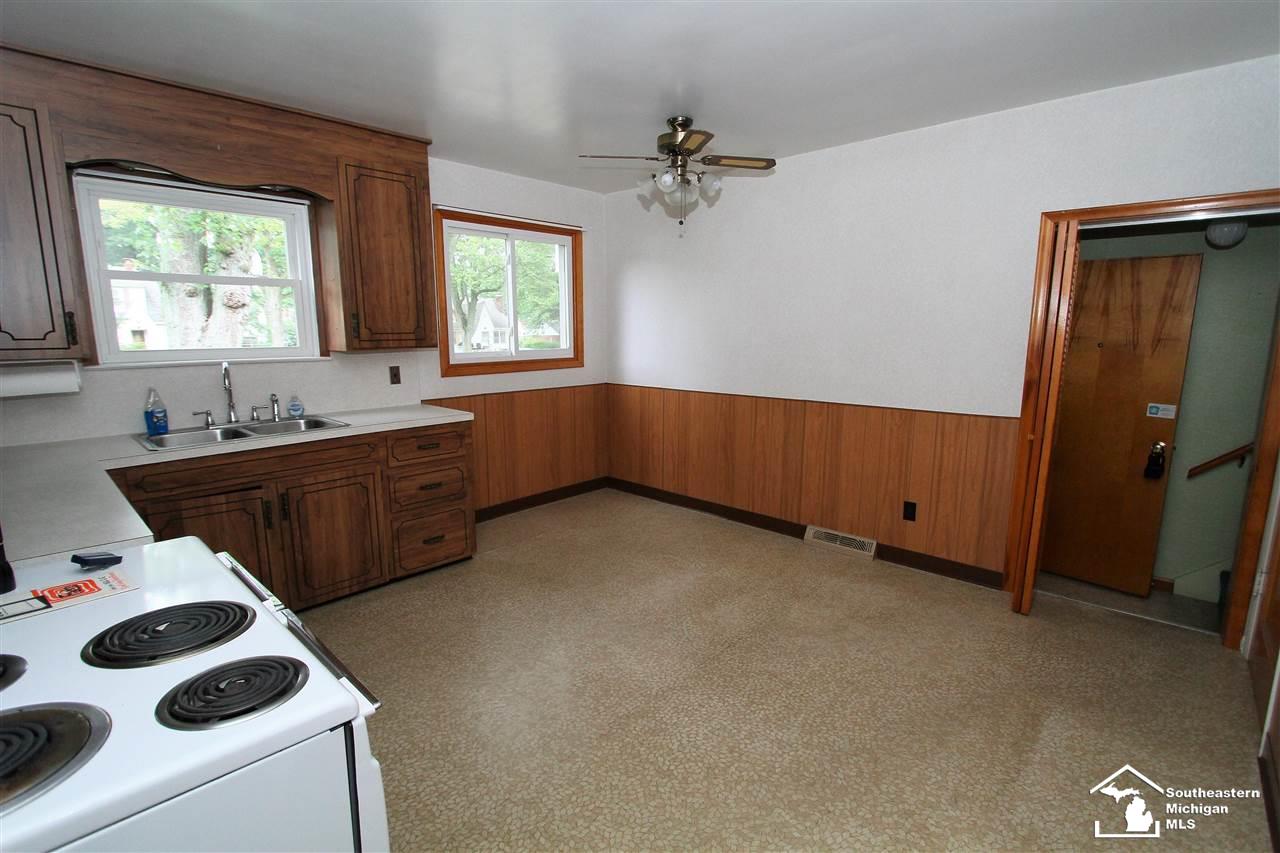 2108 Vivian Road Monroe, MI 48162 - Photo 6 of 32