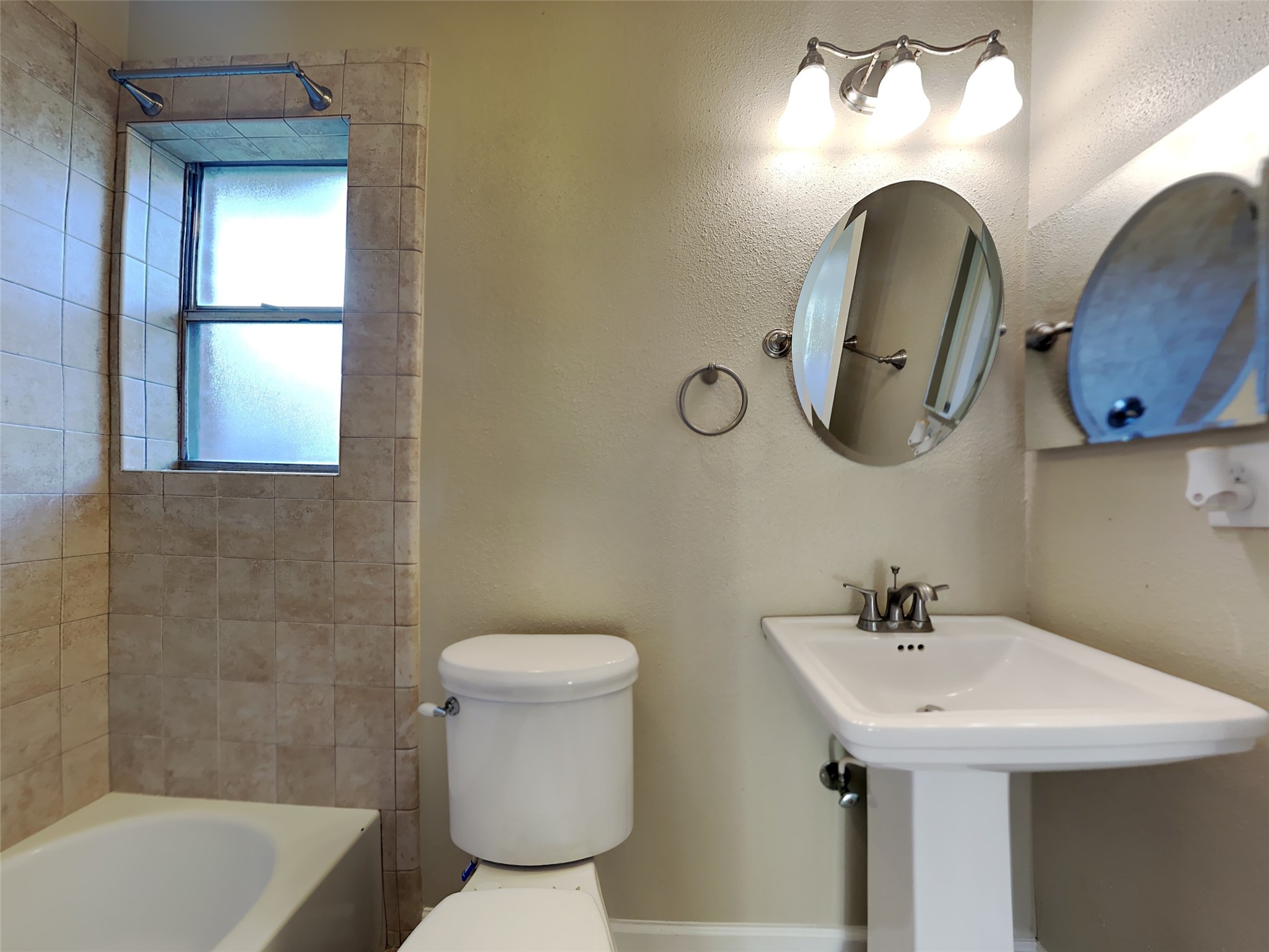 7014 Navidad Road Houston, TX 77083 - Photo 8 of 9 Gallery Image 8