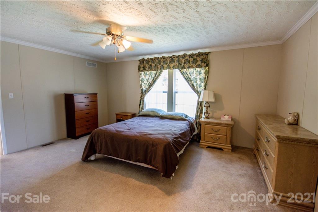 1043 Union Grove Road Harmony, NC 28634 - Photo 15 of 28 Gallery Image 15