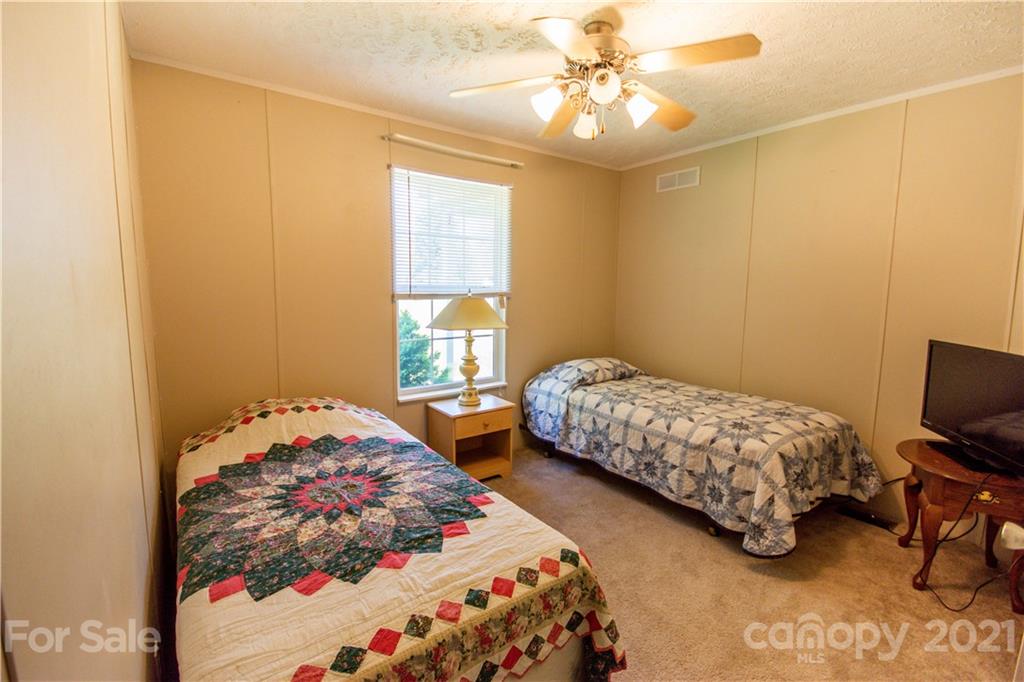 1043 Union Grove Road Harmony, NC 28634 - Photo 20 of 28 Gallery Image 20