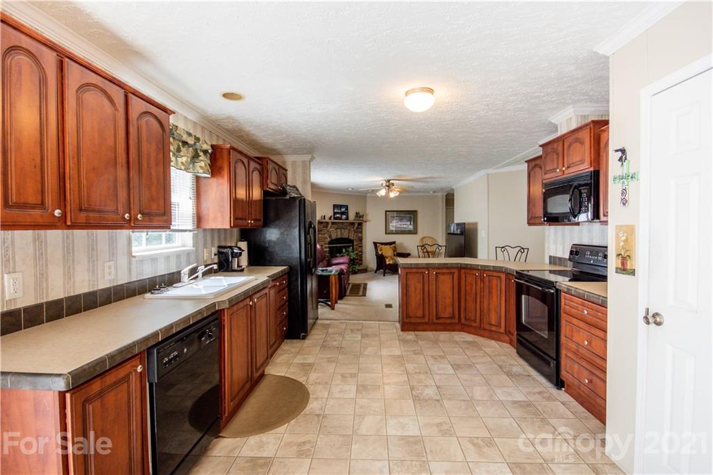 1043 Union Grove Road Harmony, NC 28634 - Photo 3 of 28 Gallery Image 3
