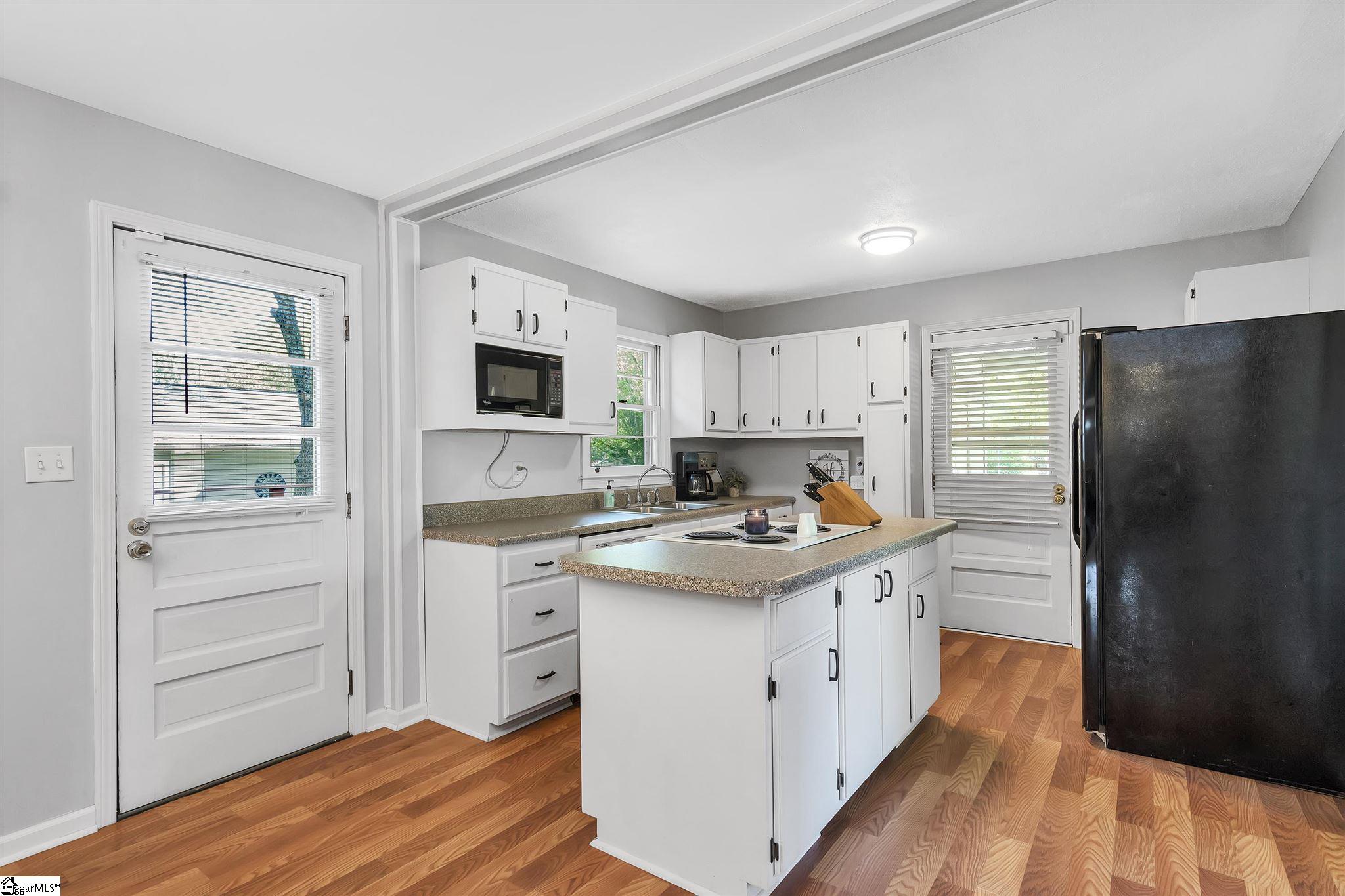 202 Vine Hill Road Greenville, SC 29607 - Photo 4 of 17