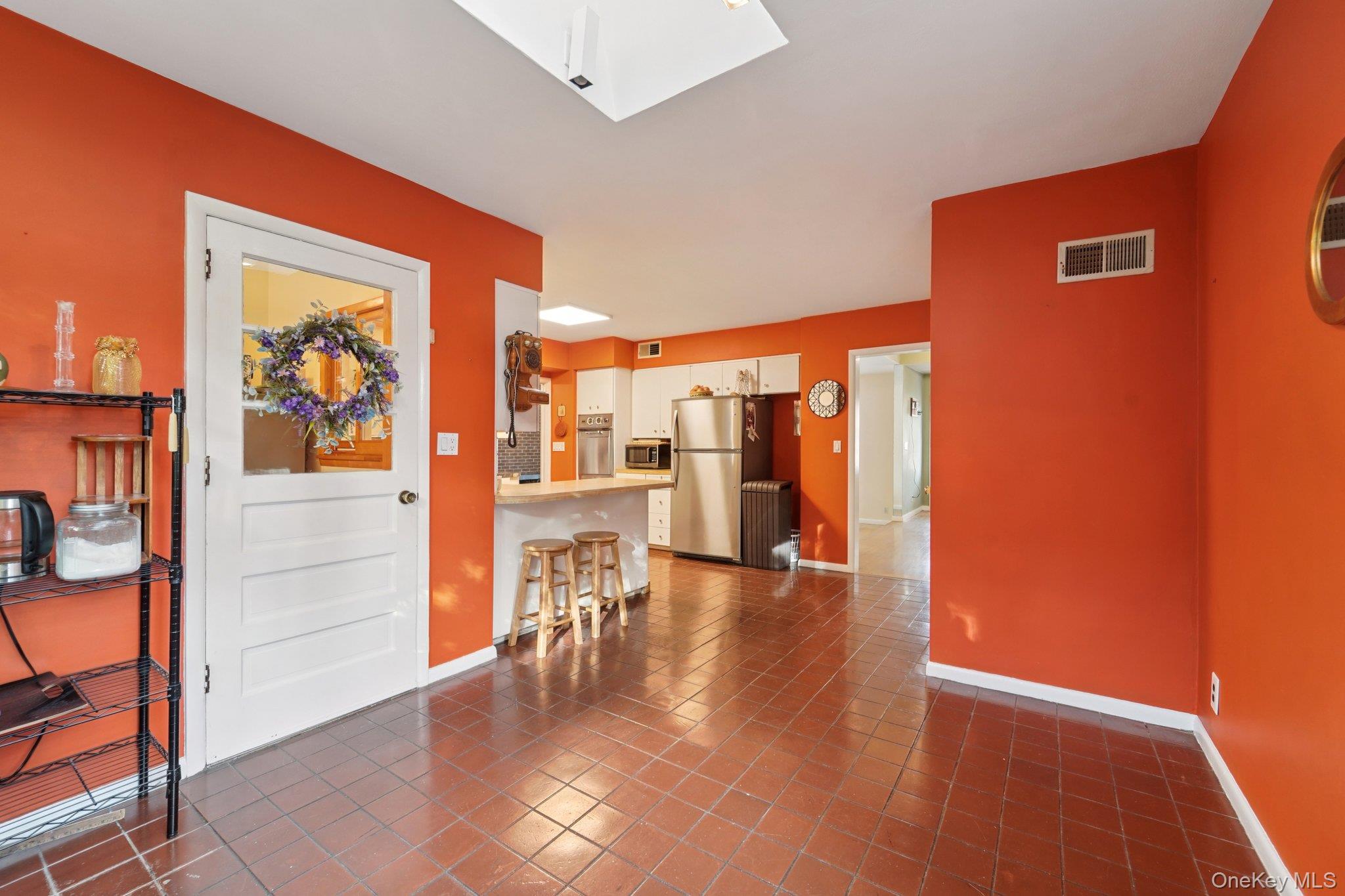 24 Pamela Lane New Rochelle, NY 10804 - Photo 11 of 34