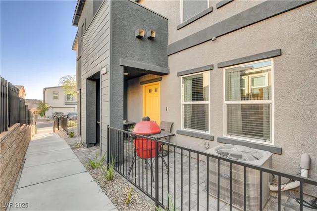 $353,000 | 6914 Stratham Hill Street, Las Vegas, NV 89166