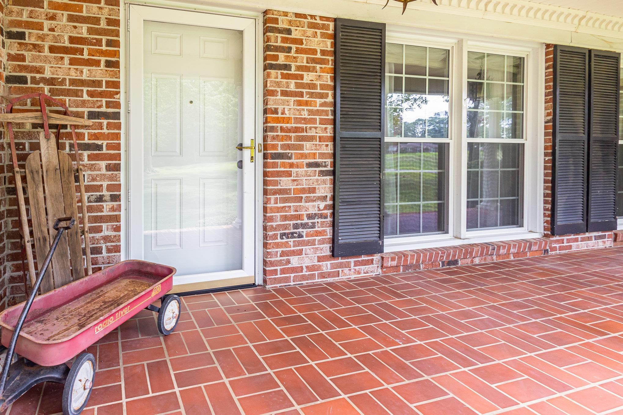 419 Ridge Drive Laurens, SC 29360 - Photo 2 of 27