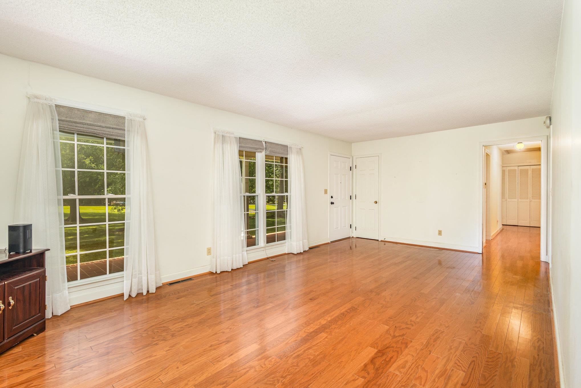 419 Ridge Drive Laurens, SC 29360 - Photo 3 of 27