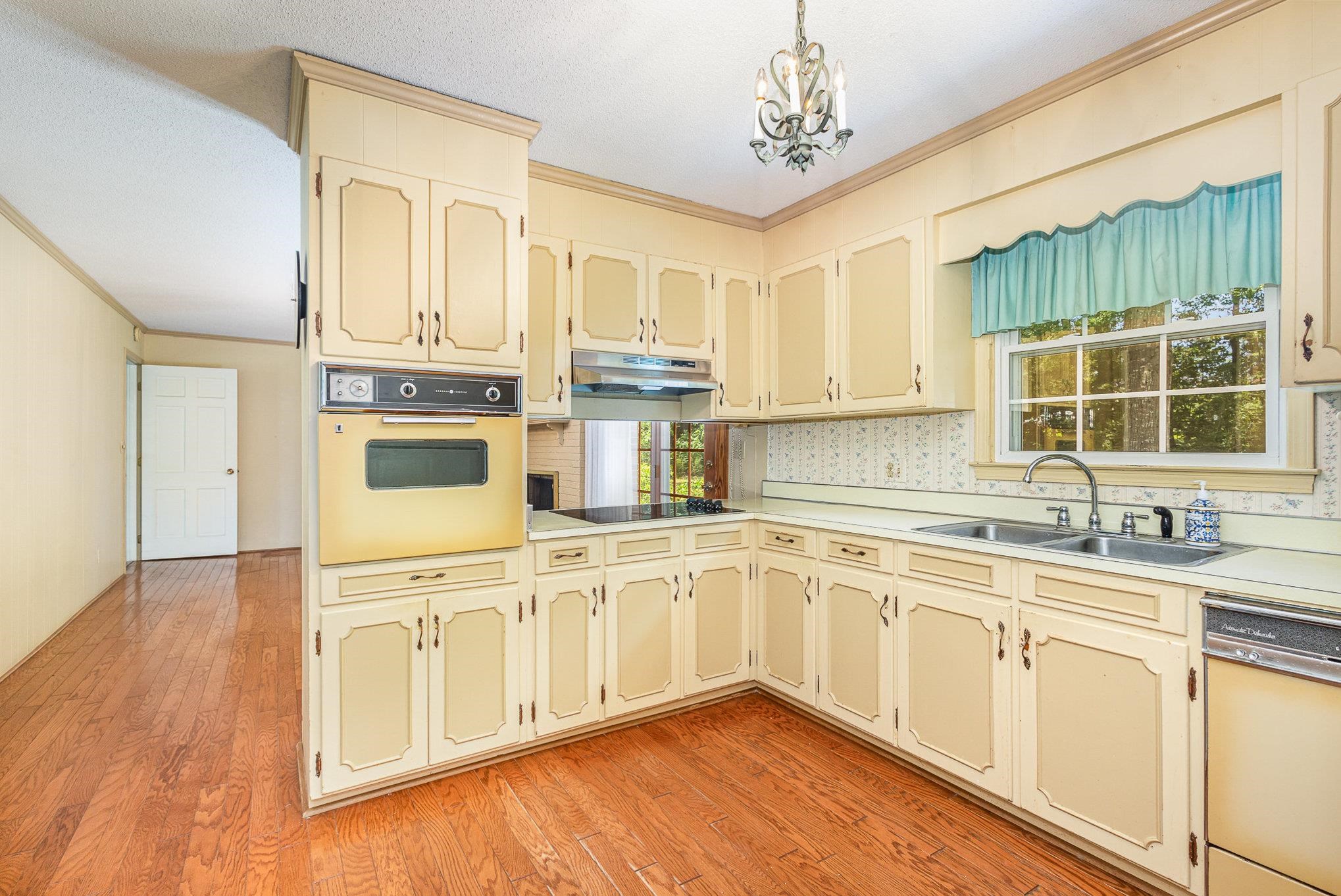 419 Ridge Drive Laurens, SC 29360 - Photo 7 of 27