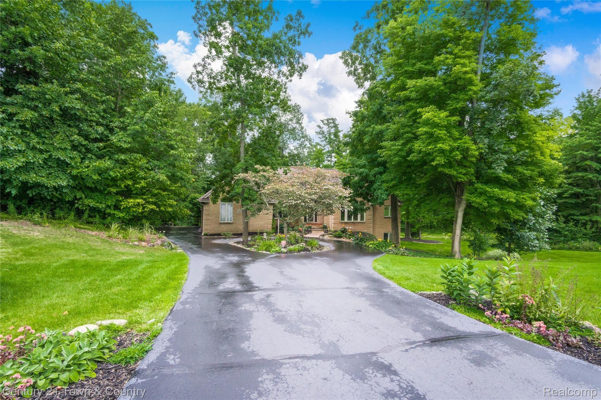 1116 Blue Ridge Drive Clarkston, MI 48348 - Photo 45 of 54 Exteriors (4 of 14).jpg