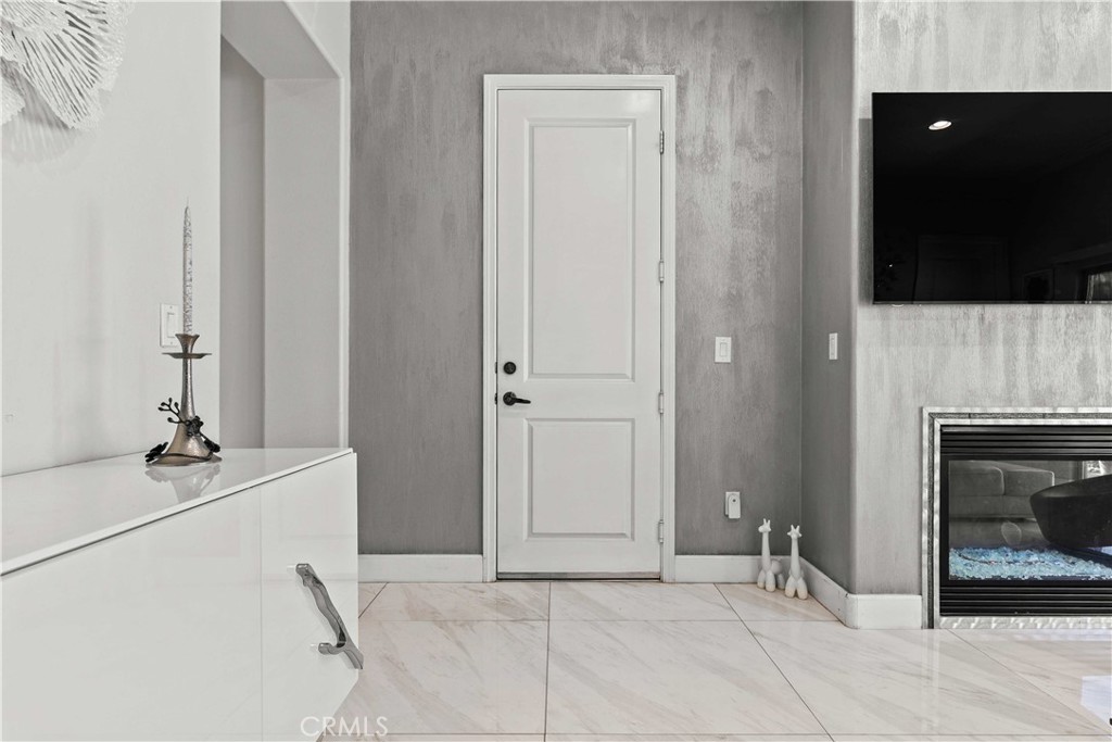 6920 Valmont Street, Unit 5 Tujunga, CA 91042 - Photo 19 of 69