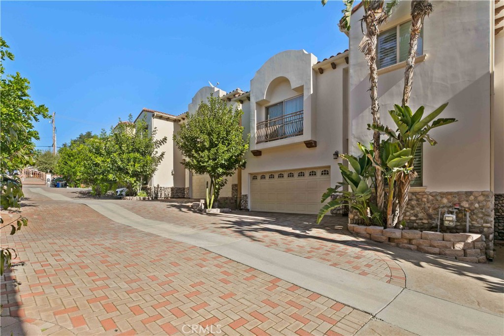 6920 Valmont Street, Unit 5 Tujunga, CA 91042 - Photo 4 of 69
