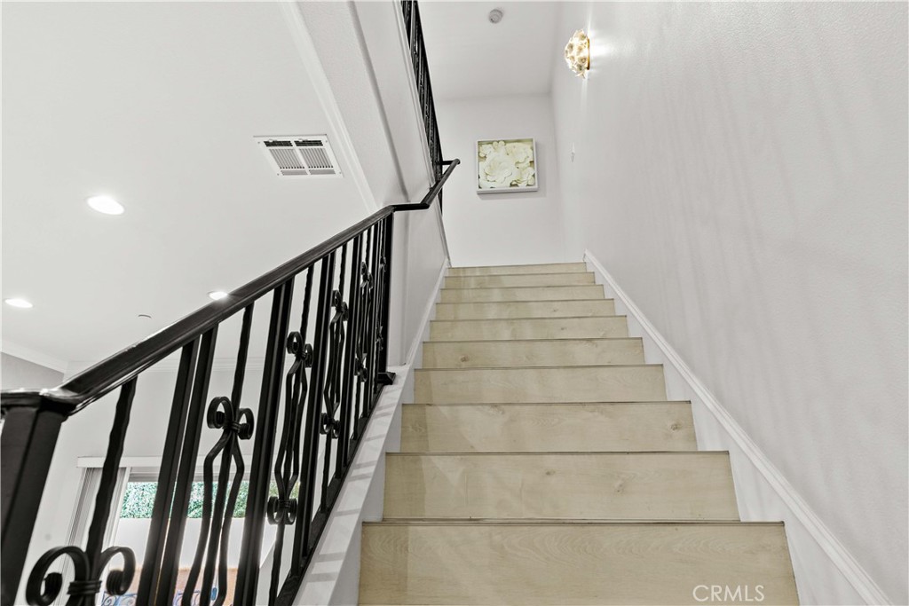 6920 Valmont Street, Unit 5 Tujunga, CA 91042 - Photo 42 of 69