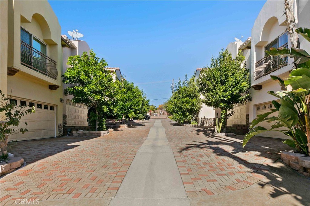 6920 Valmont Street, Unit 5 Tujunga, CA 91042 - Photo 6 of 69 a view of a backyard of the house
