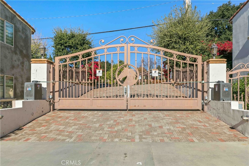 6920 Valmont Street, Unit 5 Tujunga, CA 91042 - Photo 7 of 69