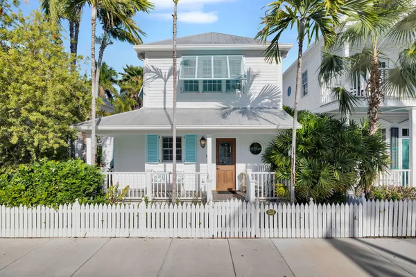 a front view of house with yard