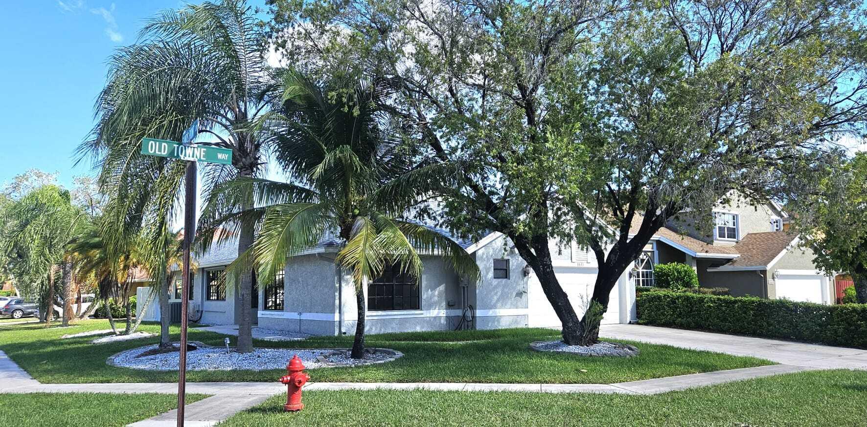8611 Old Towne Way Boca Raton, FL 33433 - Photo 1 of 38 WhatsApp Image 2023-10-25 at 4.16.42 PM