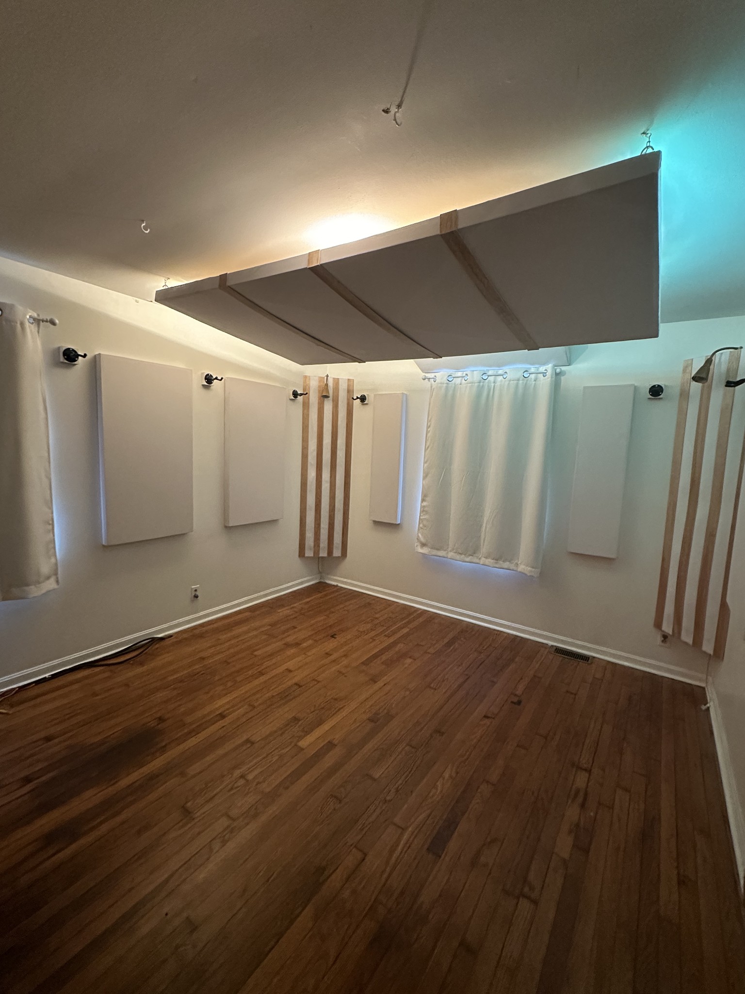 827 Wren Road Goodlettsville, TN 37072 - Photo 13 of 17 a view of entryway with wooden floor