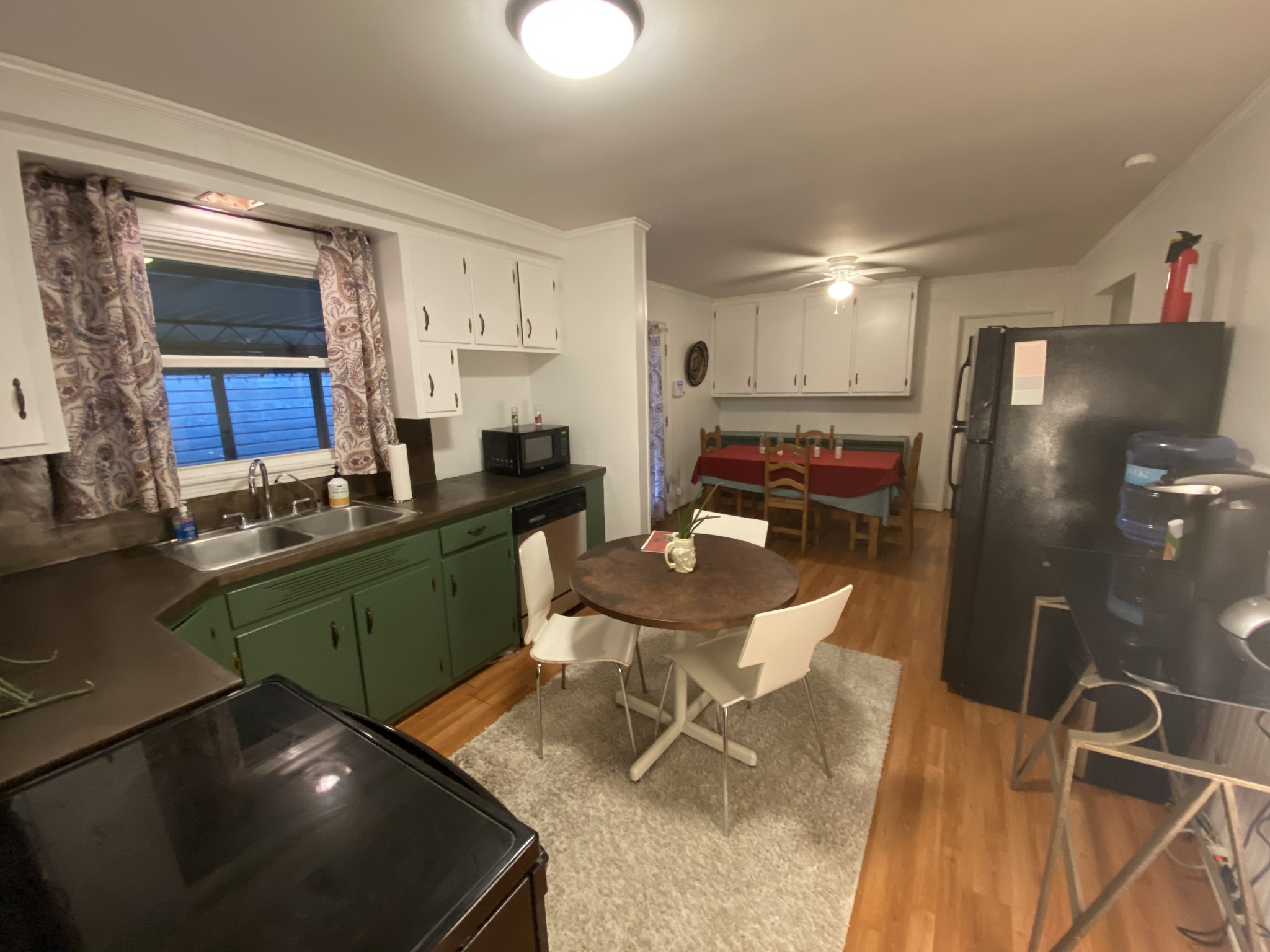 827 Wren Road Goodlettsville, TN 37072 - Photo 5 of 17 a kitchen with sink and refrigerator
