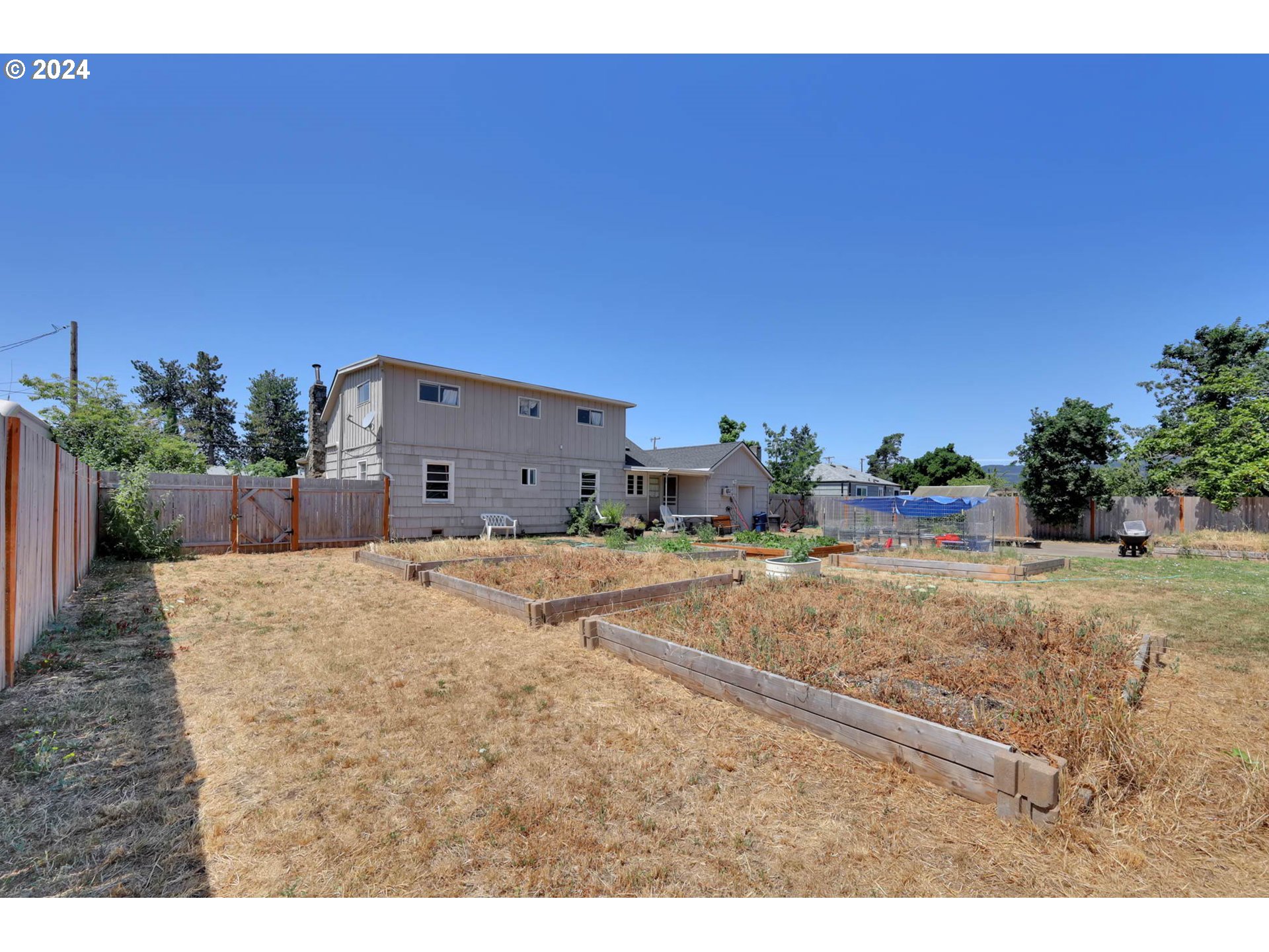 1925 15th Street Springfield, OR 97477 - Photo 25 of 26 a view of a backyard