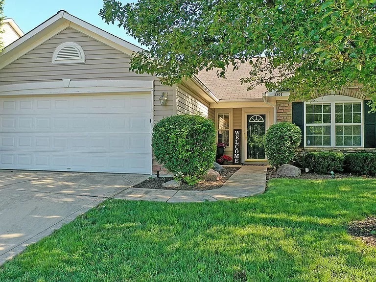 9804 Rhodes Lane Avon, IN 46123 - Photo 2 of 9 Gallery Image 2