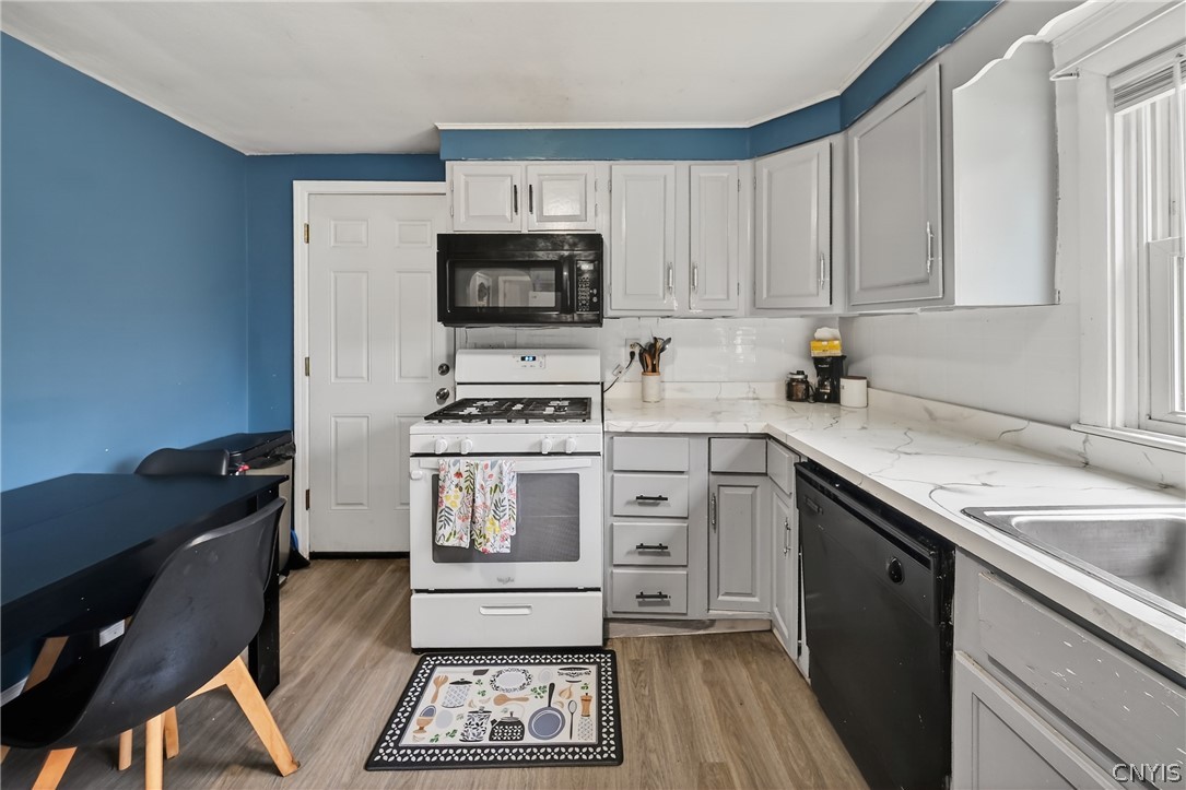 4878 Bear Road Clay, NY 13088 - Photo 15 of 38