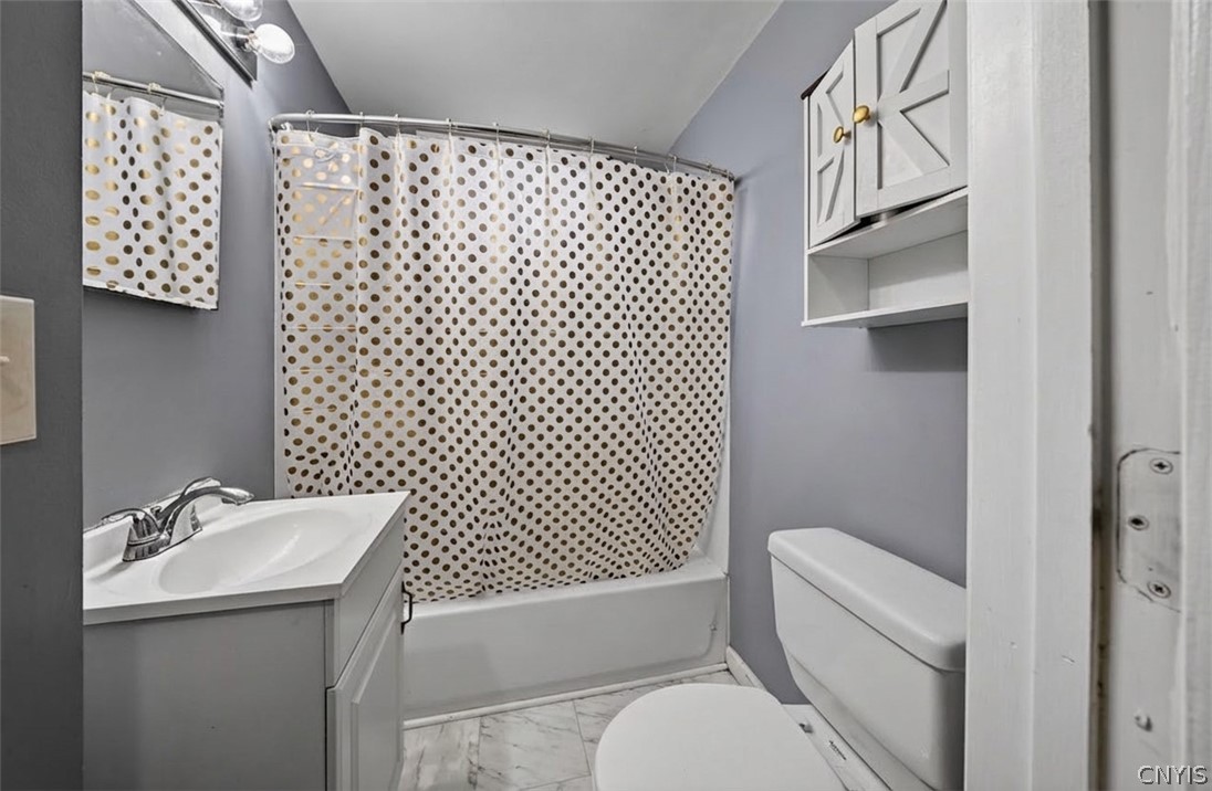 4878 Bear Road Clay, NY 13088 - Photo 8 of 38