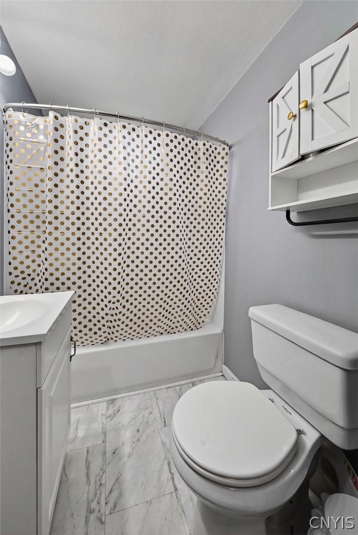 4878 Bear Road Clay, NY 13088 - Photo 9 of 38