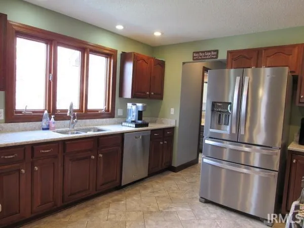 $359,900 | 1200 Pinehurst Drive, Mount Vernon, IN 47620