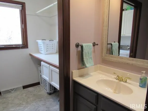 $359,900 | 1200 Pinehurst Drive, Mount Vernon, IN 47620