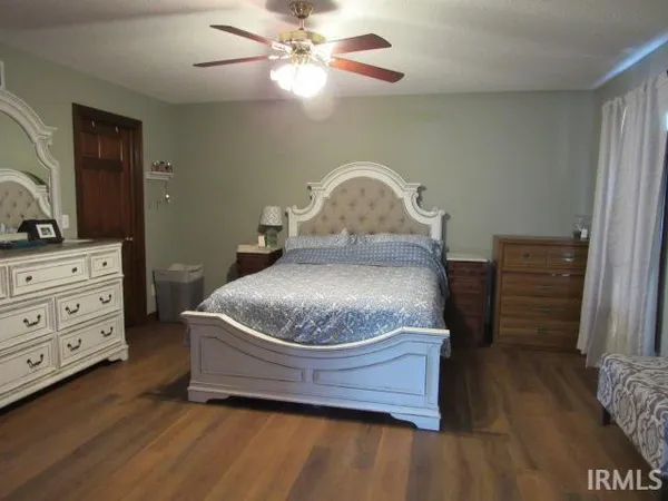 $359,900 | 1200 Pinehurst Drive, Mount Vernon, IN 47620