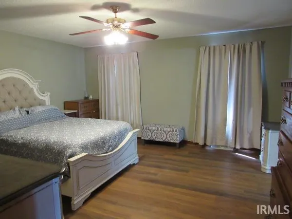 $359,900 | 1200 Pinehurst Drive, Mount Vernon, IN 47620