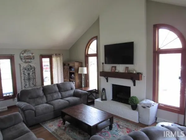 $359,900 | 1200 Pinehurst Drive, Mount Vernon, IN 47620