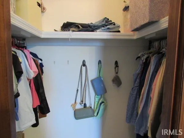 $359,900 | 1200 Pinehurst Drive, Mount Vernon, IN 47620