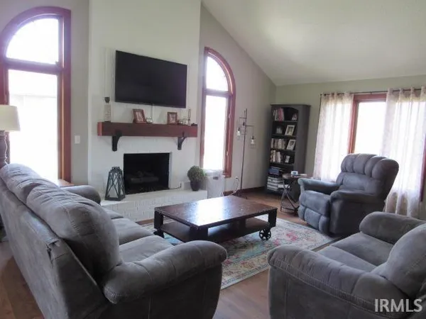 $359,900 | 1200 Pinehurst Drive, Mount Vernon, IN 47620