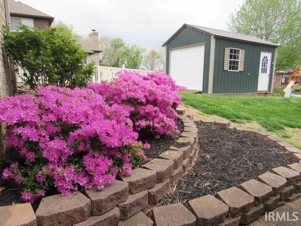 $359,900 | 1200 Pinehurst Drive, Mount Vernon, IN 47620