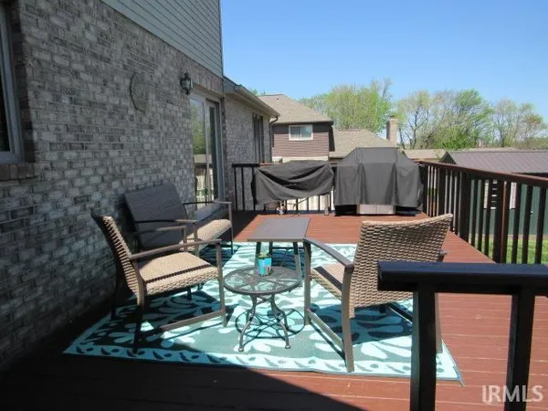 $359,900 | 1200 Pinehurst Drive, Mount Vernon, IN 47620