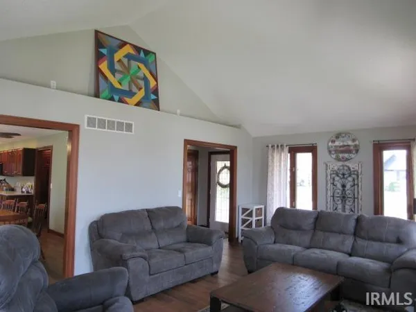 $359,900 | 1200 Pinehurst Drive, Mount Vernon, IN 47620