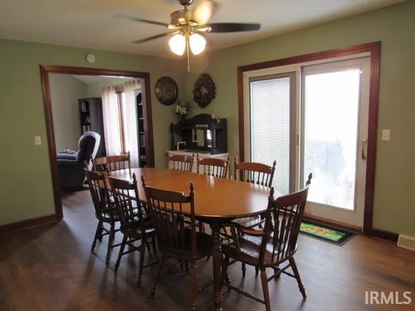 $359,900 | 1200 Pinehurst Drive, Mount Vernon, IN 47620