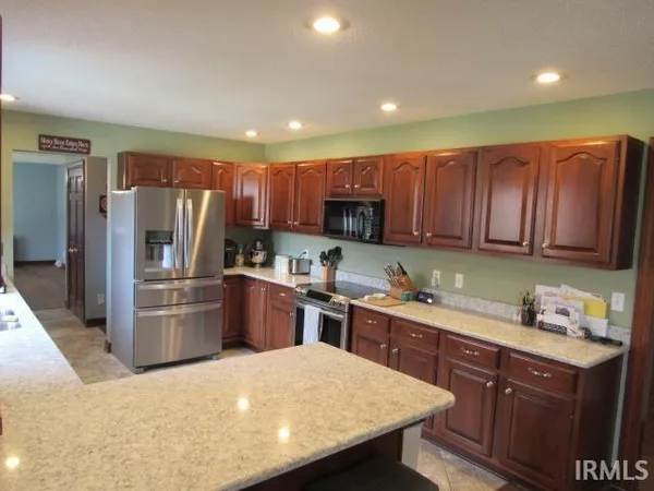 $359,900 | 1200 Pinehurst Drive, Mount Vernon, IN 47620