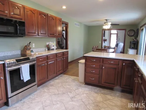 $359,900 | 1200 Pinehurst Drive, Mount Vernon, IN 47620