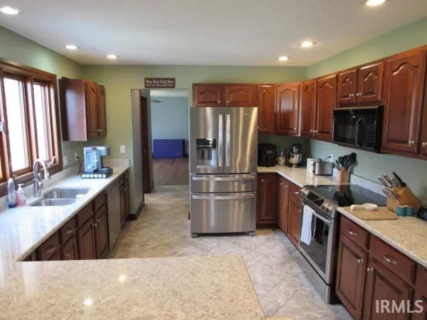 $359,900 | 1200 Pinehurst Drive, Mount Vernon, IN 47620