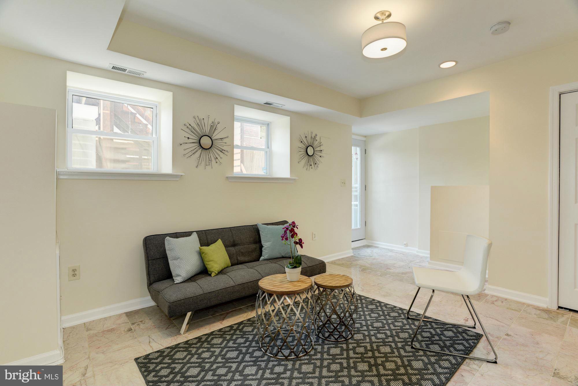 2028 North Capitol Street Northwest, Unit 2 Washington, DC 20002 - Photo 21 of 29 Sitting Area