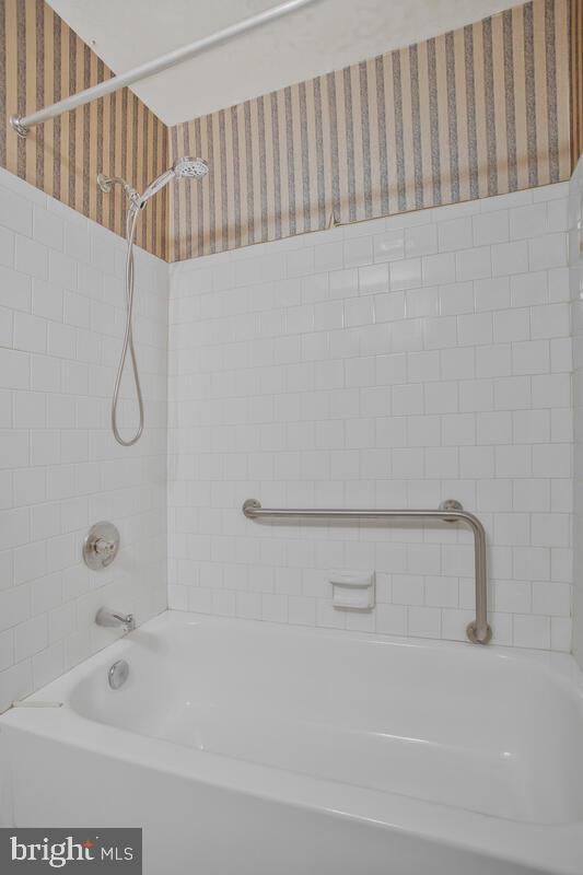9930 Tuscarora Road Randallstown, MD 21133 - Photo 17 of 35 Primary bathroom tub/shower