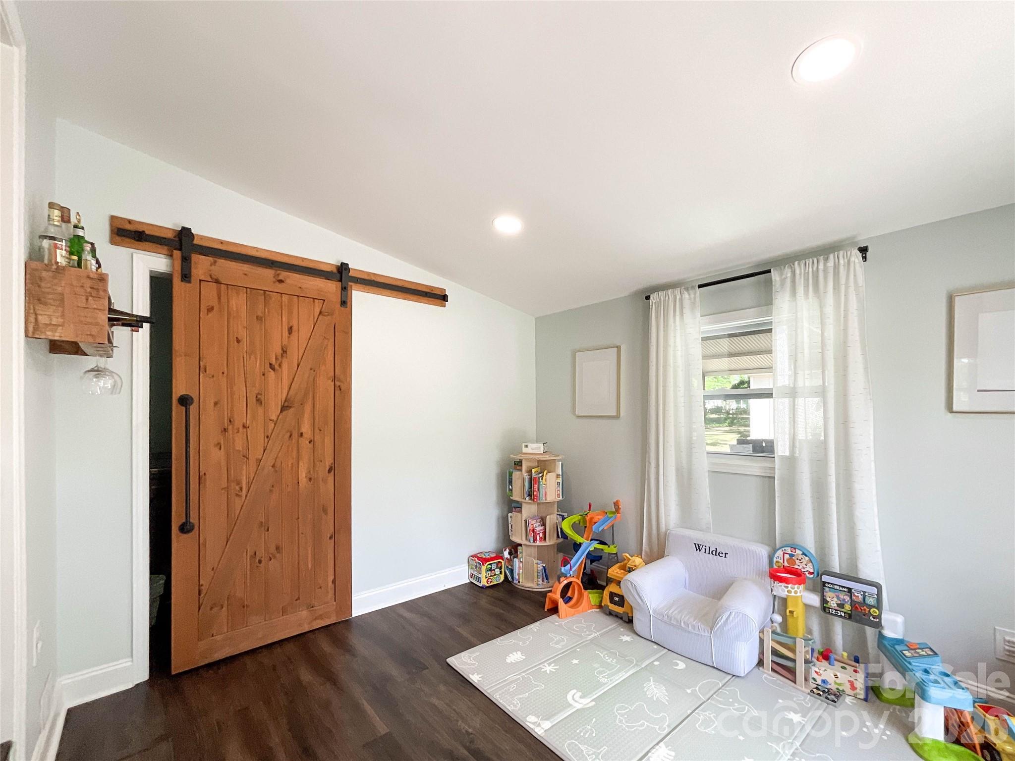 3827 Topsfield Road Charlotte, NC 28211 - Photo 33 of 48 Gallery Image 33