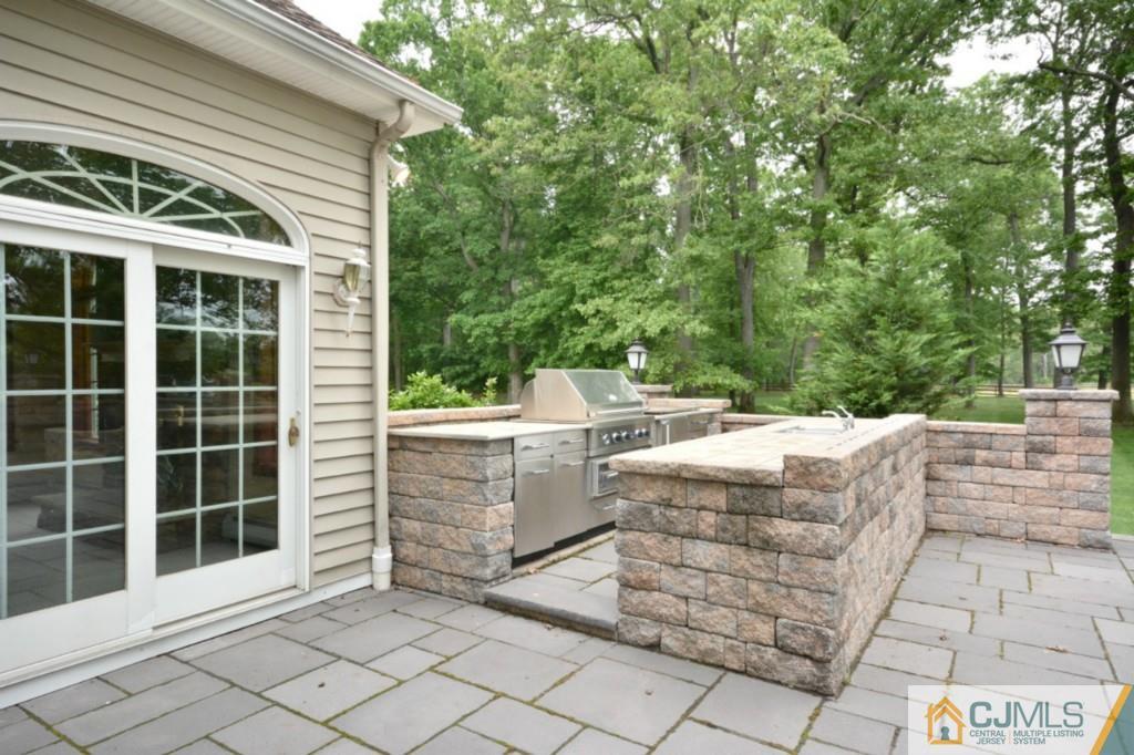 135 Dey Road Cranbury, NJ 08512 - Photo 21 of 25 a view of a patio