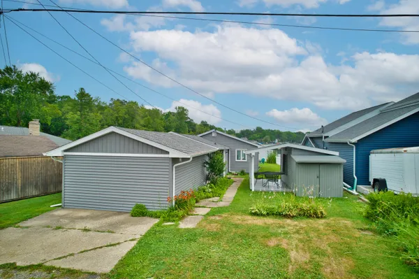 $399,900 | 70041 Beach Drive, Edwardsburg, MI 49112