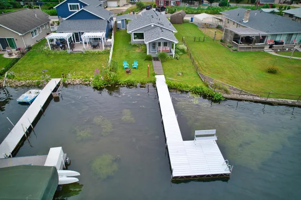$399,900 | 70041 Beach Drive, Edwardsburg, MI 49112