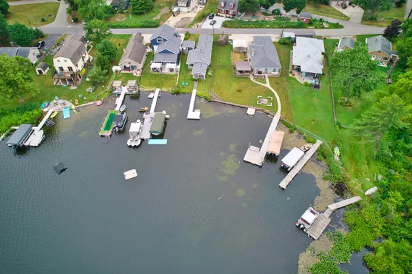 $399,900 | 70041 Beach Drive, Edwardsburg, MI 49112