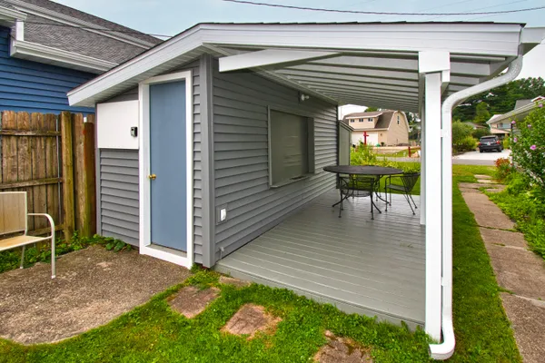 $399,900 | 70041 Beach Drive, Edwardsburg, MI 49112