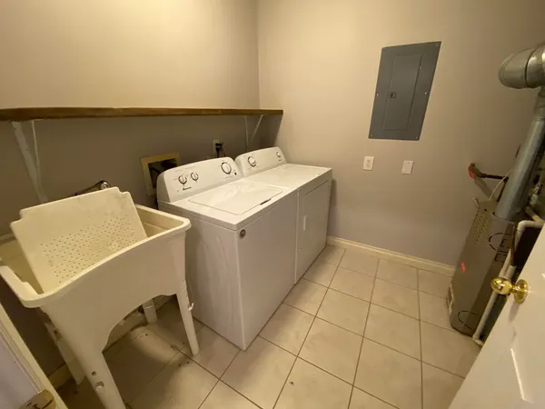 $284,900 | 5707 Hampshire Lane, Unit 68, Ypsilanti, MI 48197